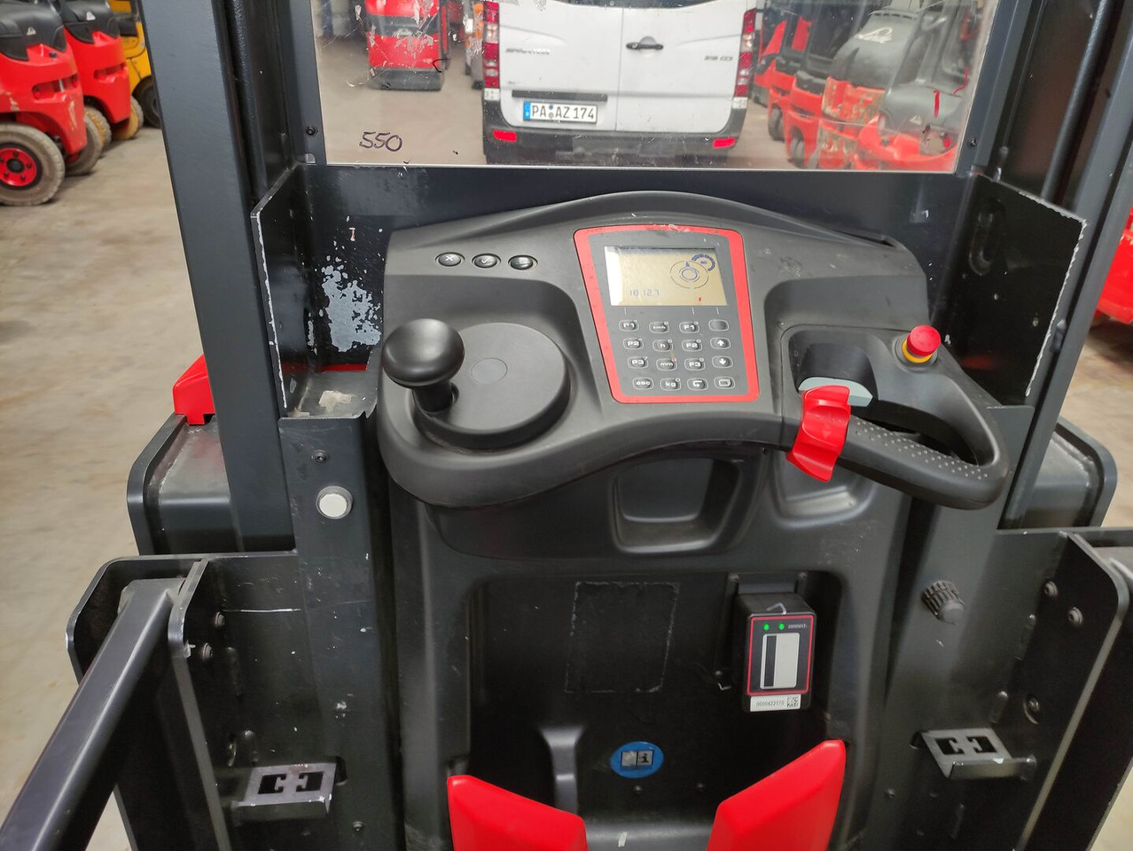 Linde V10-02 - Ордер пикър - комисионер: снимка 5 Linde V10-02 - Ордер пикър - комисионер: снимка 5