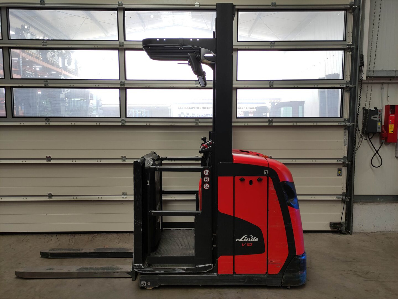 Linde V10-02 - Ордер пикър - комисионер: снимка 1 Linde V10-02 - Ордер пикър - комисионер: снимка 1