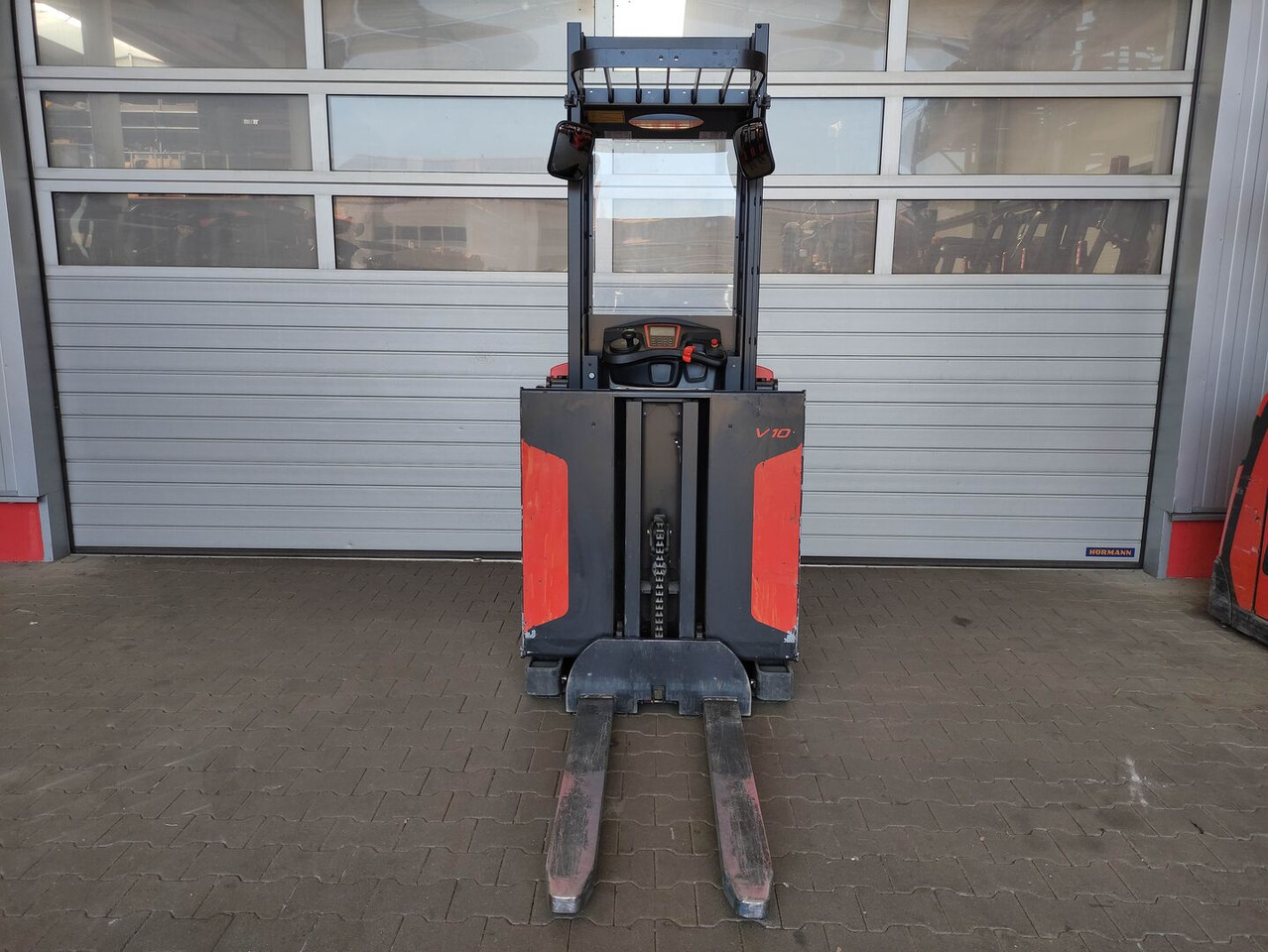 Linde V10-02 - Ордер пикър - комисионер: снимка 3 Linde V10-02 - Ордер пикър - комисионер: снимка 3