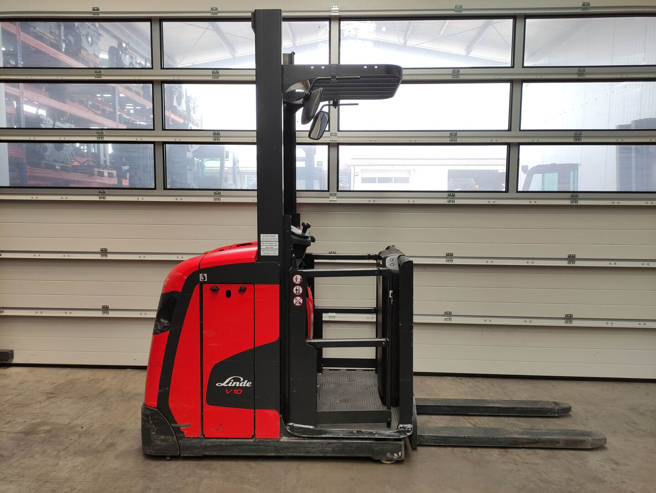 Linde V10-02 - Ордер пикър - комисионер: снимка 2 Linde V10-02 - Ордер пикър - комисионер: снимка 2