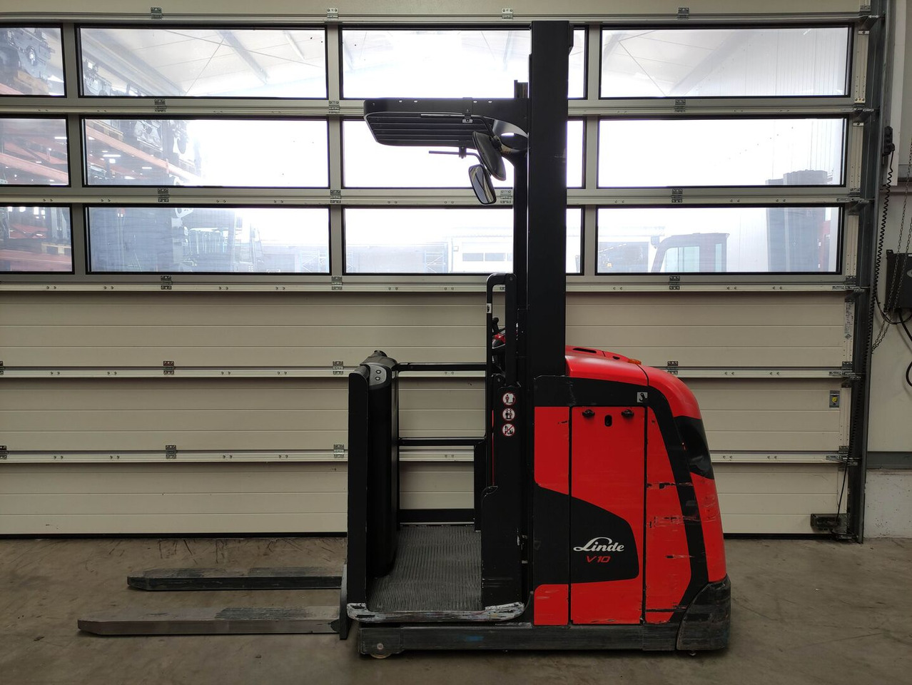 Linde V10-02 - Ордер пикър - комисионер: снимка 1 Linde V10-02 - Ордер пикър - комисионер: снимка 1