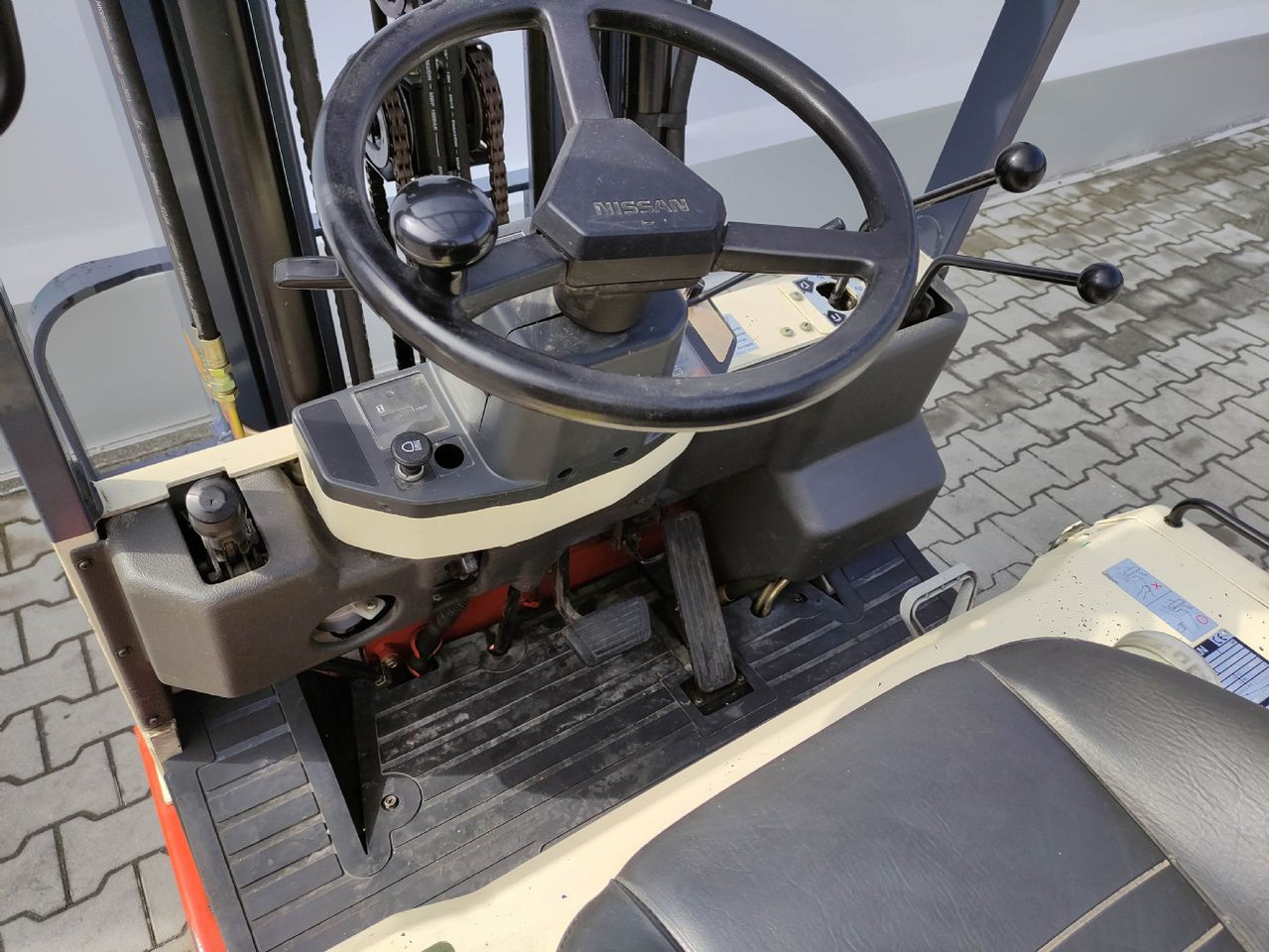 Nissan N01L18U - Електрокар: снимка 5 Nissan N01L18U - Електрокар: снимка 5