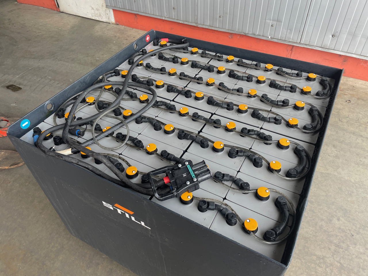 Sunlight 80V 6 PzS 930 - Акумулатор за Подемно-транспортна техника: снимка 1 Sunlight 80V 6 PzS 930 - Акумулатор за Подемно-транспортна техника: снимка 1