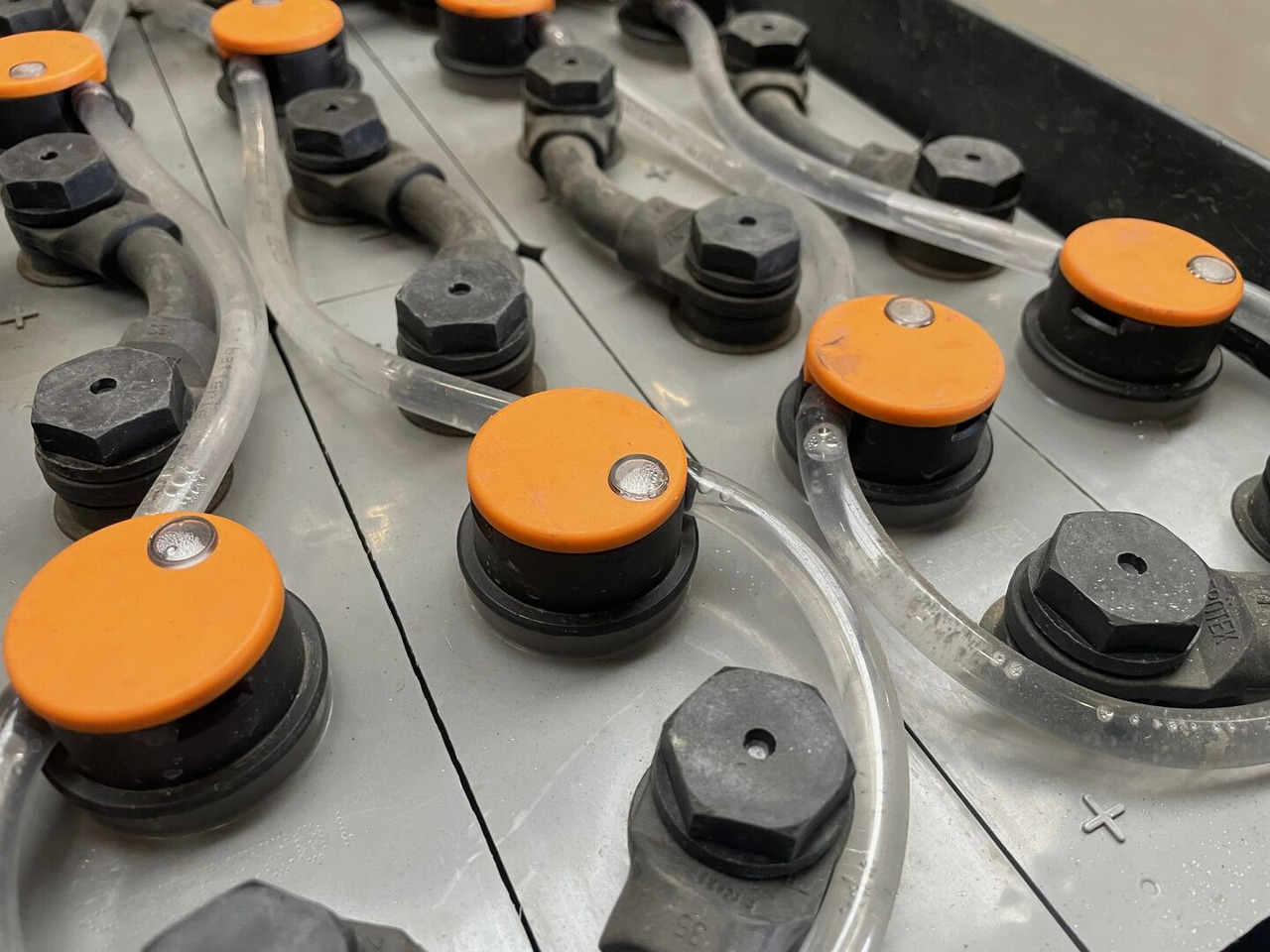 Sunlight I 24 Volt I 3 PzS 375 - Акумулатор за Подемно-транспортна техника: снимка 3 Sunlight I 24 Volt I 3 PzS 375 - Акумулатор за Подемно-транспортна техника: снимка 3