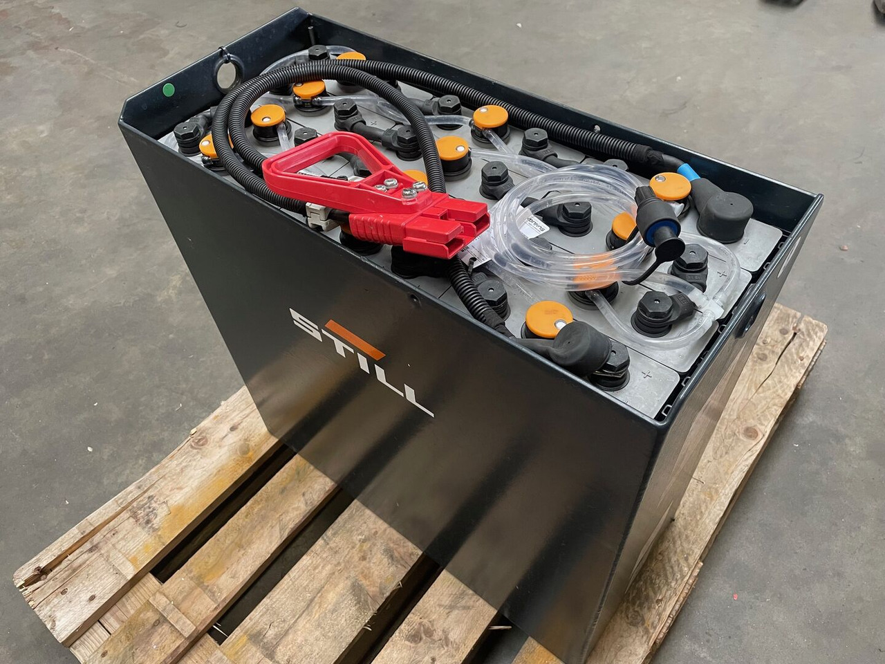 Sunlight I 24 Volt I 3 PzS 375 - Акумулатор за Подемно-транспортна техника: снимка 1 Sunlight I 24 Volt I 3 PzS 375 - Акумулатор за Подемно-транспортна техника: снимка 1