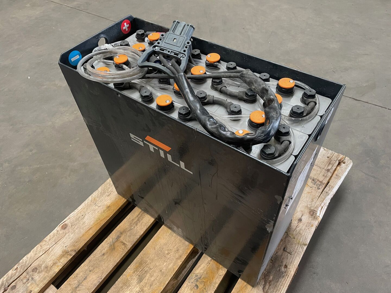 Sunlight I 24 Volt I 3 PzS 375 - Акумулатор за Подемно-транспортна техника: снимка 1 Sunlight I 24 Volt I 3 PzS 375 - Акумулатор за Подемно-транспортна техника: снимка 1