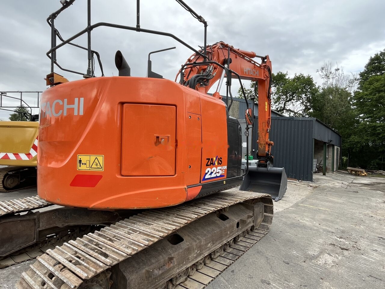 Hitachi ZX225 - Верижен багер: снимка 5 Hitachi ZX225 - Верижен багер: снимка 5