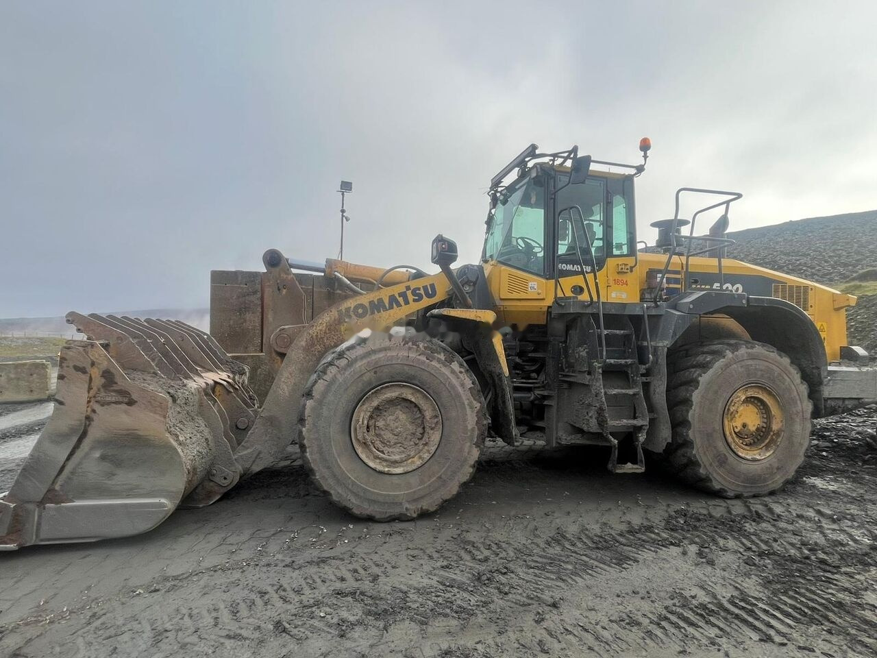 Komatsu WA500-7 - Колесен товарач: снимка 2 Komatsu WA500-7 - Колесен товарач: снимка 2