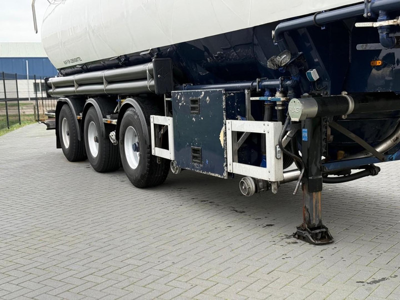 Feldbinder EUT 59.3 59.3 KUUB, 4 VAKKEN, DRIE KEER TIEN TONS ASSEN, STUURAS. - Полуремарке цистерна: снимка 2 Feldbinder EUT 59.3 59.3 KUUB, 4 VAKKEN, DRIE KEER TIEN TONS ASSEN, STUURAS. - Полуремарке цистерна: снимка 2