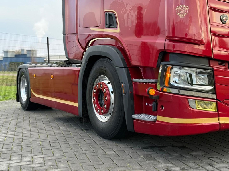 Scania R410 VOLLUCHT, 2 TANKS, LEER, ALCOA, SMART 2 TACHO, LEDER. - Влекач: снимка 3 Scania R410 VOLLUCHT, 2 TANKS, LEER, ALCOA, SMART 2 TACHO, LEDER. - Влекач: снимка 3