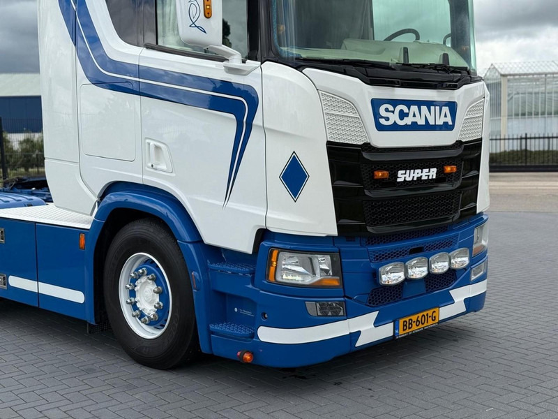 Scania R450 SHOW TRUCK, INTERIOR, STEERING, RETARDER, 570.000 KM. - Влекач: снимка 5 Scania R450 SHOW TRUCK, INTERIOR, STEERING, RETARDER, 570.000 KM. - Влекач: снимка 5