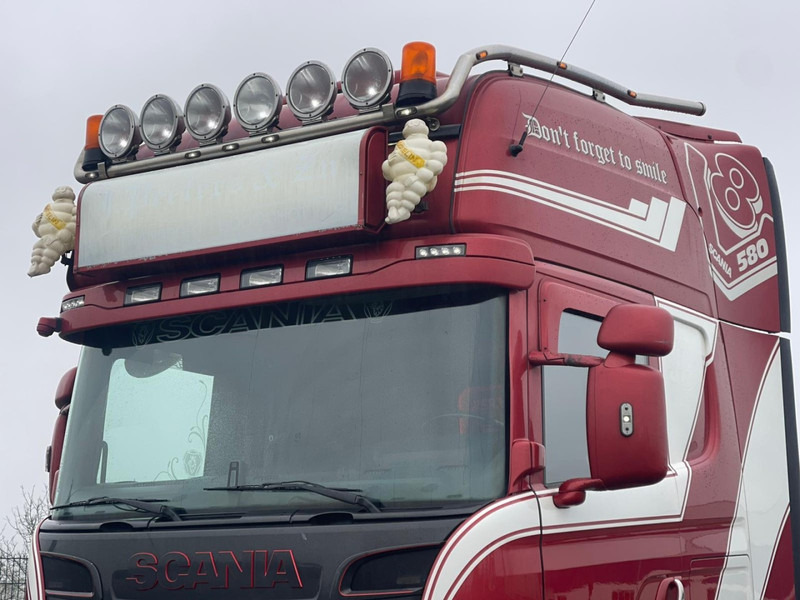 Scania R580 V8 SILVER GRIFFIN 66/100, LIMITED EDITION, FULL AIR, RETARDER. - Влекач: снимка 5 Scania R580 V8 SILVER GRIFFIN 66/100, LIMITED EDITION, FULL AIR, RETARDER. - Влекач: снимка 5