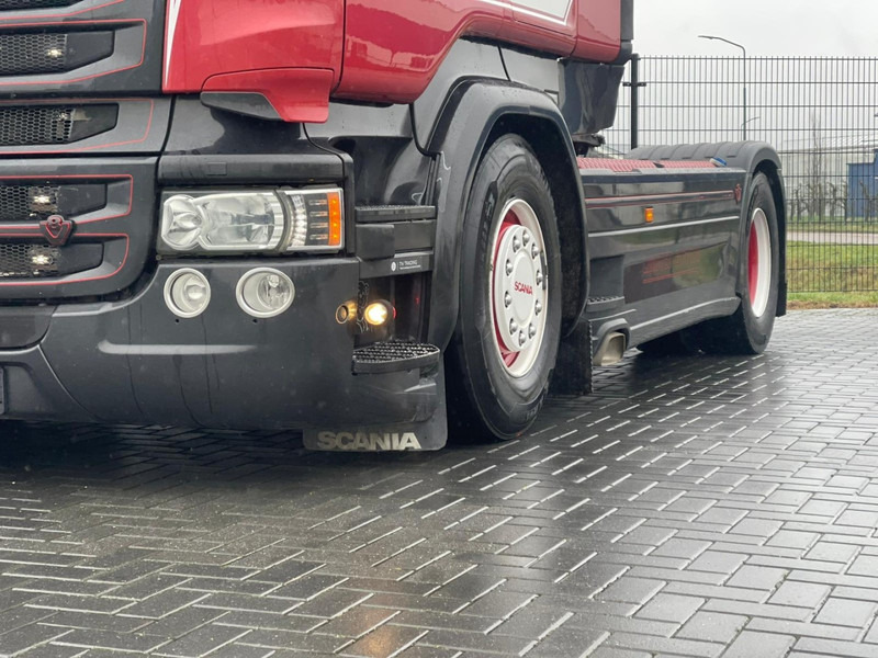 Scania R580 V8 SILVER GRIFFIN 66/100, LIMITED EDITION, FULL AIR, RETARDER. - Влекач: снимка 4 Scania R580 V8 SILVER GRIFFIN 66/100, LIMITED EDITION, FULL AIR, RETARDER. - Влекач: снимка 4