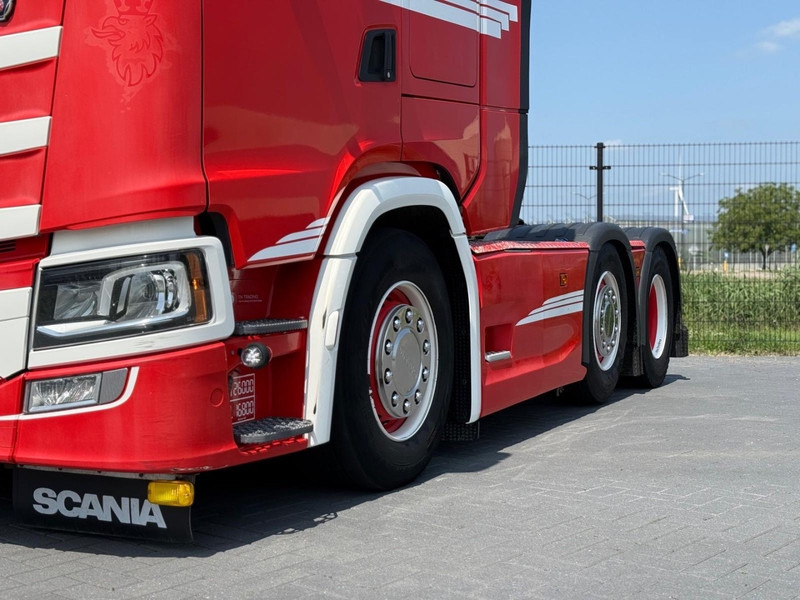 Scania S500 VOLLUCHT, GESTUURD, SHOWTRUCK, LEER. - Влекач: снимка 4 Scania S500 VOLLUCHT, GESTUURD, SHOWTRUCK, LEER. - Влекач: снимка 4