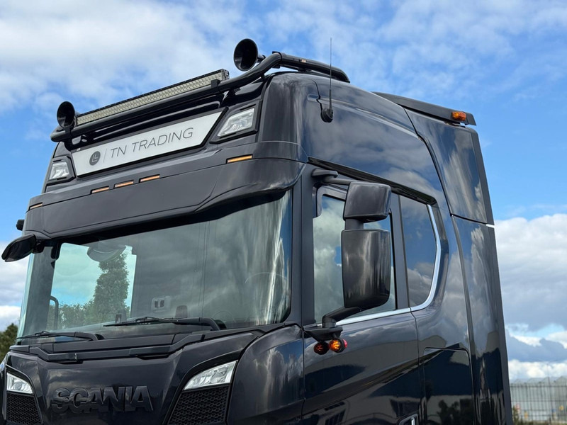 Scania S520 V8 NGS EURO 6D, VOLLUCHT, RETARDER, 6 PUNTS LUCHTVERING, LEER, ALCOA. - Влекач: снимка 5 Scania S520 V8 NGS EURO 6D, VOLLUCHT, RETARDER, 6 PUNTS LUCHTVERING, LEER, ALCOA. - Влекач: снимка 5