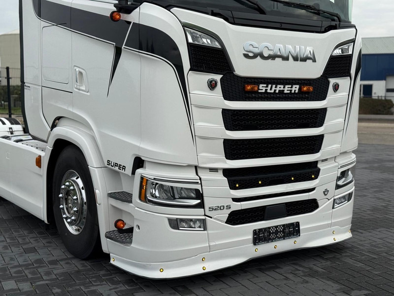 Scania S520 V8 NGS FULL SPOILER, PARK COOLER, FULL AIR, RETARDER, 6 BALLOONS. - Влекач: снимка 4 Scania S520 V8 NGS FULL SPOILER, PARK COOLER, FULL AIR, RETARDER, 6 BALLOONS. - Влекач: снимка 4