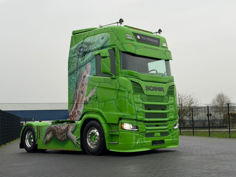 Scania S520 V8 NGS SHOWTRUCK, VOLLUCHT, SMART2 TACHO, PARK COOL, RETARDER, TOPSTAAT. - Влекач: снимка 1 Scania S520 V8 NGS SHOWTRUCK, VOLLUCHT, SMART2 TACHO, PARK COOL, RETARDER, TOPSTAAT. - Влекач: снимка 1