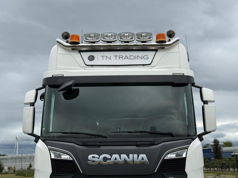 Scania S590 V8 NGS FULL AIR, PARK COOL, RETARDER, 2 TANKS. - Влекач: снимка 4 Scania S590 V8 NGS FULL AIR, PARK COOL, RETARDER, 2 TANKS. - Влекач: снимка 4