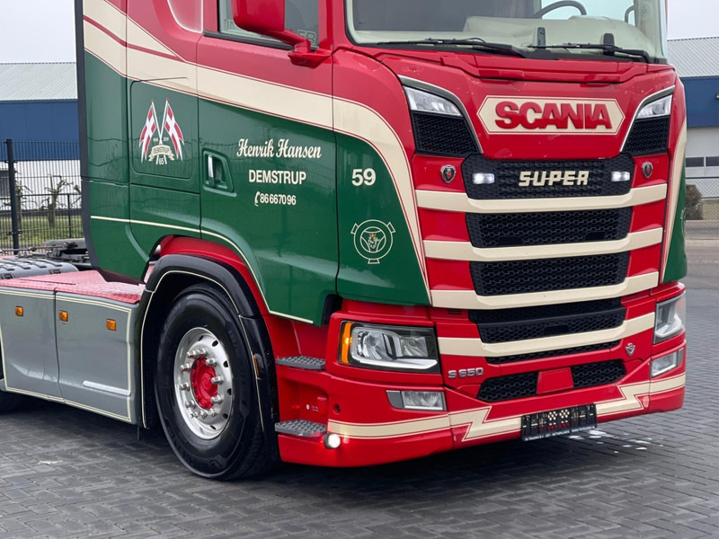 Scania S650 V8 NGS SHOW TRUCK, FULL AIR, RETARDER, PTO/HYDRAULIC! - Влекач: снимка 4 Scania S650 V8 NGS SHOW TRUCK, FULL AIR, RETARDER, PTO/HYDRAULIC! - Влекач: снимка 4