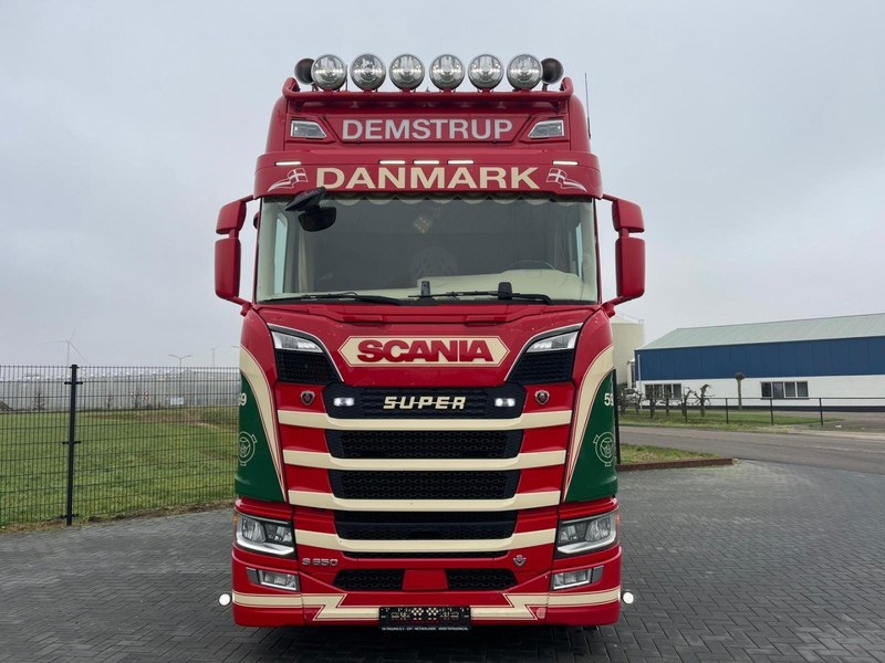 Scania S650 V8 NGS SHOW TRUCK, FULL AIR, RETARDER, PTO/HYDRAULIC! - Влекач: снимка 3 Scania S650 V8 NGS SHOW TRUCK, FULL AIR, RETARDER, PTO/HYDRAULIC! - Влекач: снимка 3