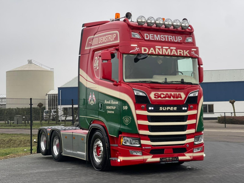Scania S650 V8 NGS SHOW TRUCK, FULL AIR, RETARDER, PTO/HYDRAULIC! - Влекач: снимка 1 Scania S650 V8 NGS SHOW TRUCK, FULL AIR, RETARDER, PTO/HYDRAULIC! - Влекач: снимка 1