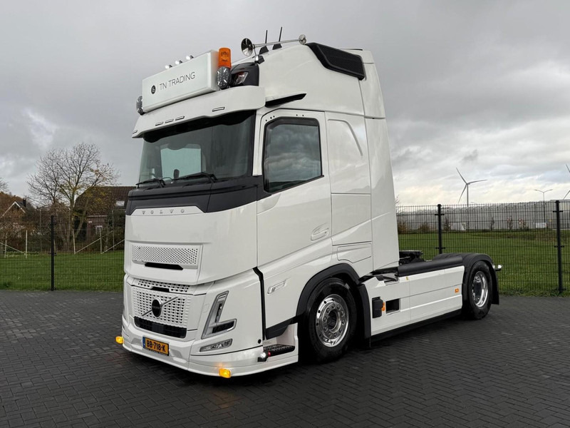 Volvo FH 13.460XL NEW, FULL AIR, ALCOA, HYDRAULIC, XL, SHOW, FULL. - Влекач: снимка 2 Volvo FH 13.460XL NEW, FULL AIR, ALCOA, HYDRAULIC, XL, SHOW, FULL. - Влекач: снимка 2