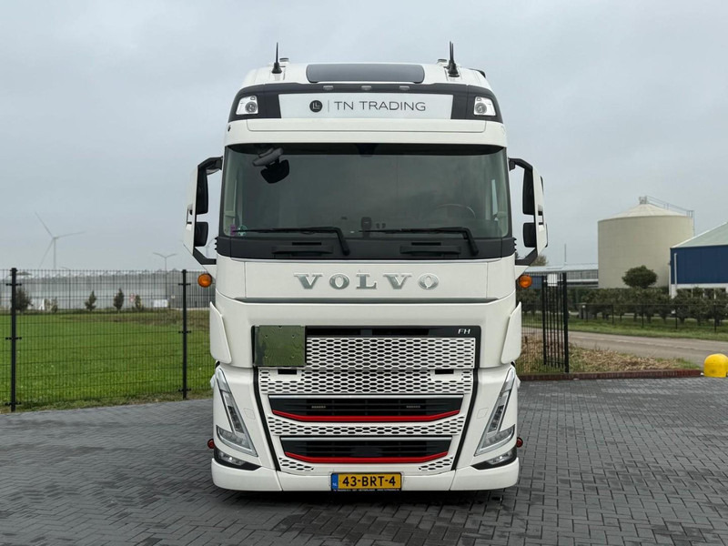 Volvo FH 13.460XL Turbocompound, leer, vollucht, 2 tanks, dubbel glas, vol spoiler. - Влекач: снимка 3 Volvo FH 13.460XL Turbocompound, leer, vollucht, 2 tanks, dubbel glas, vol spoiler. - Влекач: снимка 3
