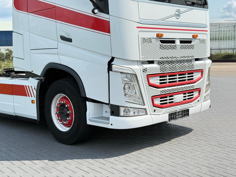 Volvo FH 13.540XL KB VIN, I-PARK COOL, STEEL/AIR, 2 TANKS, FULL SPOILER. - Влекач: снимка 2 Volvo FH 13.540XL KB VIN, I-PARK COOL, STEEL/AIR, 2 TANKS, FULL SPOILER. - Влекач: снимка 2