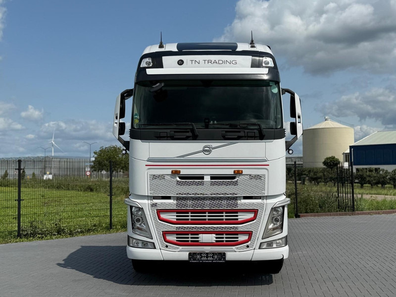 Volvo FH 13.540XL KB VIN, I-PARK COOL, STEEL/AIR, 2 TANKS, FULL SPOILER. - Влекач: снимка 4 Volvo FH 13.540XL KB VIN, I-PARK COOL, STEEL/AIR, 2 TANKS, FULL SPOILER. - Влекач: снимка 4
