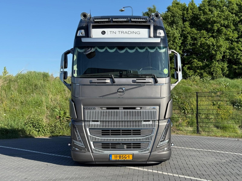 Volvo FH 16.750 FULL AIR, LEATHER, RETARDER, IPARK COOL, FULL! - Влекач: снимка 3 Volvo FH 16.750 FULL AIR, LEATHER, RETARDER, IPARK COOL, FULL! - Влекач: снимка 3