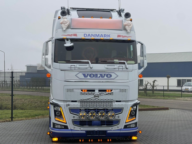 Volvo FH 16.750 SHOW TRUCK, FULL AIR, WB 3,10, SPECIAL INTERIOR, FULL! - Влекач: снимка 2 Volvo FH 16.750 SHOW TRUCK, FULL AIR, WB 3,10, SPECIAL INTERIOR, FULL! - Влекач: снимка 2