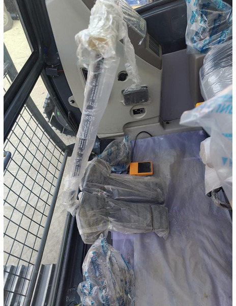 Нови Верижен багер Hyundai R340L UNUSED: снимка 20