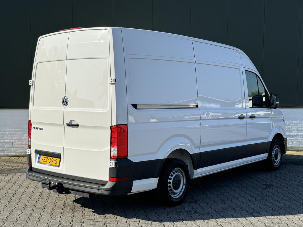 Volkswagen Crafter-30 2.0 TDI L3H3 Highline 4S banden Trekhaak Carplay Pdc v+a Cruise DAB - Товарен бус: снимка 2 Volkswagen Crafter-30 2.0 TDI L3H3 Highline 4S banden Trekhaak Carplay Pdc v+a Cruise DAB - Товарен бус: снимка 2