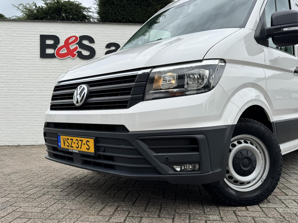 Volkswagen Crafter-30 2.0 TDI L3H3 Highline Carplay DAB Cruise Verwarmde voorruit Trekhaak Lat om Lat - Товарен бус: снимка 4 Volkswagen Crafter-30 2.0 TDI L3H3 Highline Carplay DAB Cruise Verwarmde voorruit Trekhaak Lat om Lat - Товарен бус: снимка 4