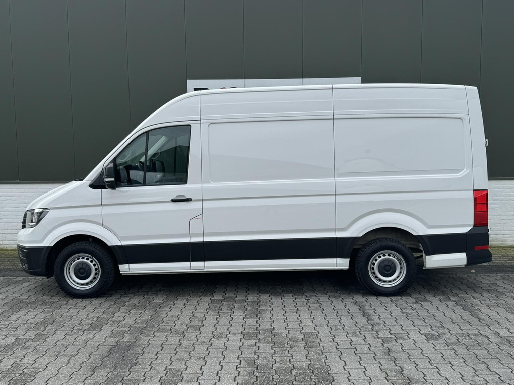 Volkswagen Crafter-30 2.0 TDI L3H3 Highline Topstaat! Trekhaak Carplay Cruise 4 Seizoenen banden Verwarmde voorruit Lat om Lat - Товарен бус: снимка 4 Volkswagen Crafter-30 2.0 TDI L3H3 Highline Topstaat! Trekhaak Carplay Cruise 4 Seizoenen banden Verwarmde voorruit Lat om Lat - Товарен бус: снимка 4