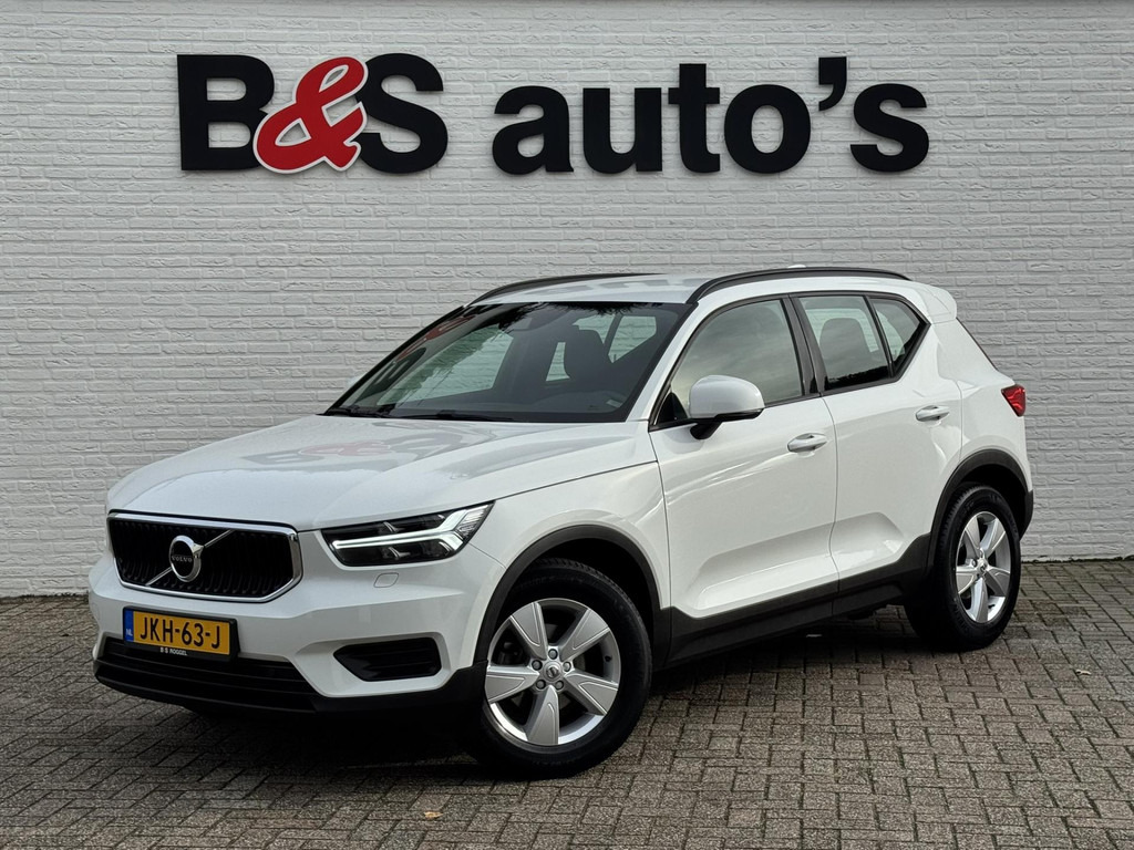 Volvo XC40-1.5 T3 Adaptive cruise Climate control Stoelverwarming Navigatie LED koplampen parkeersensor achter - Лек автомобил: снимка 1 Volvo XC40-1.5 T3 Adaptive cruise Climate control Stoelverwarming Navigatie LED koplampen parkeersensor achter - Лек автомобил: снимка 1