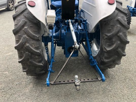 Трактор Ford 4100 arceau tracteur à 14 000 € sans tva: снимка 6