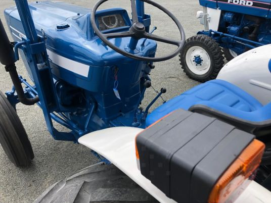 Ford 4100 arceau tracteur à 14 000 € sans tva - Трактор: снимка 3 Ford 4100 arceau tracteur à 14 000 € sans tva - Трактор: снимка 3