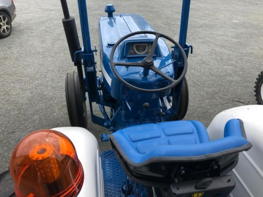 Ford 4100 arceau tracteur à 14 000 € sans tva - Трактор: снимка 2 Ford 4100 arceau tracteur à 14 000 € sans tva - Трактор: снимка 2