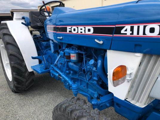 Ford 4110 V fruitier arceau tracteur à 15 000 € sans tva à rajouter - Трактор: снимка 2 Ford 4110 V fruitier arceau tracteur à 15 000 € sans tva à rajouter - Трактор: снимка 2