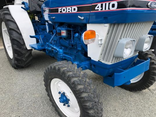 Ford 4110 V fruitier arceau tracteur à 15 000 € sans tva à rajouter - Трактор: снимка 3 Ford 4110 V fruitier arceau tracteur à 15 000 € sans tva à rajouter - Трактор: снимка 3