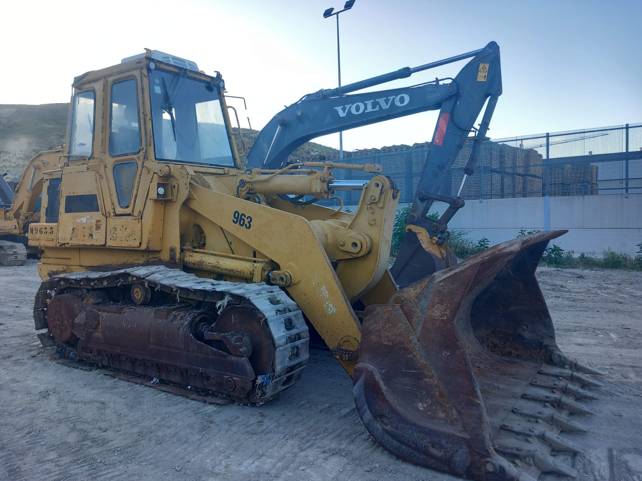 Caterpillar 963 - Верижен товарач: снимка 4 Caterpillar 963 - Верижен товарач: снимка 4