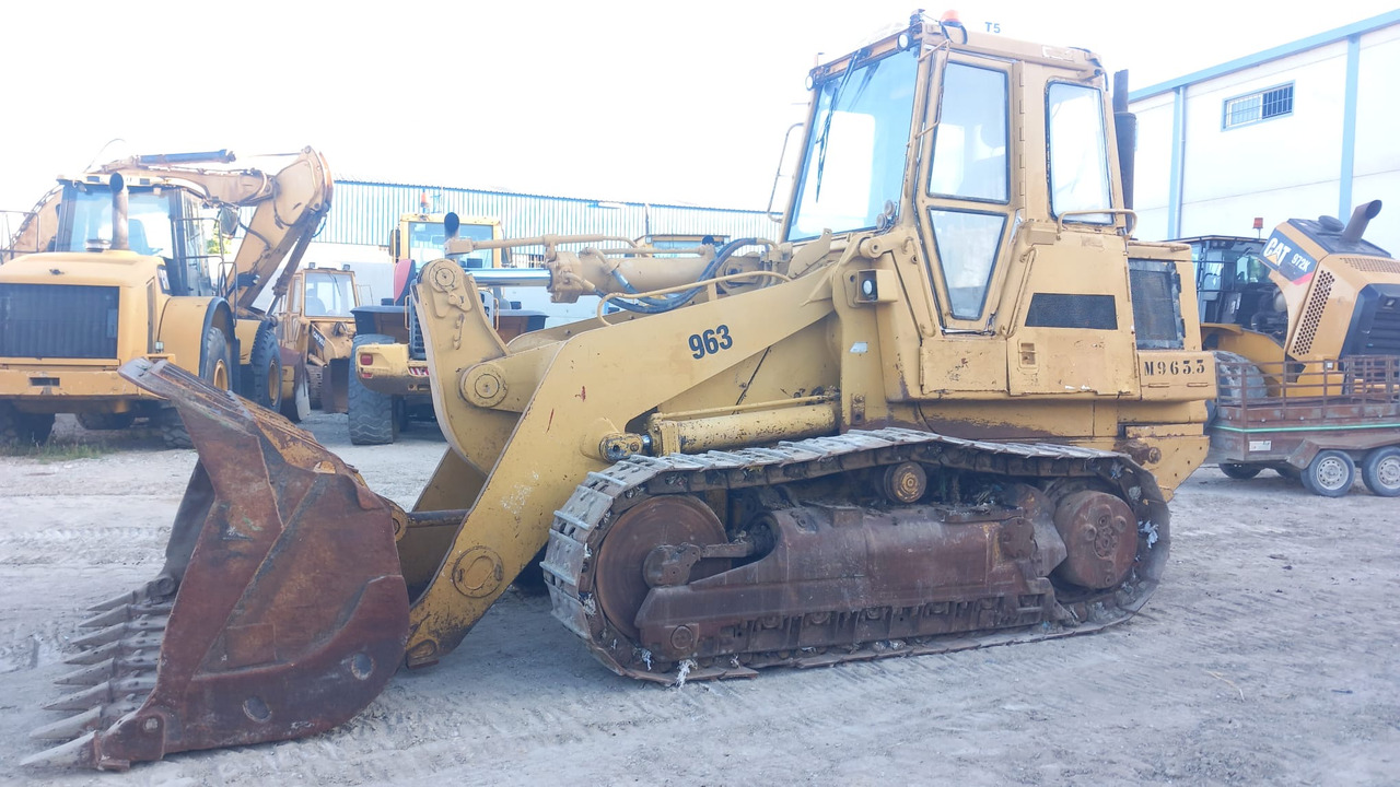 Caterpillar 963 - Верижен товарач: снимка 2 Caterpillar 963 - Верижен товарач: снимка 2
