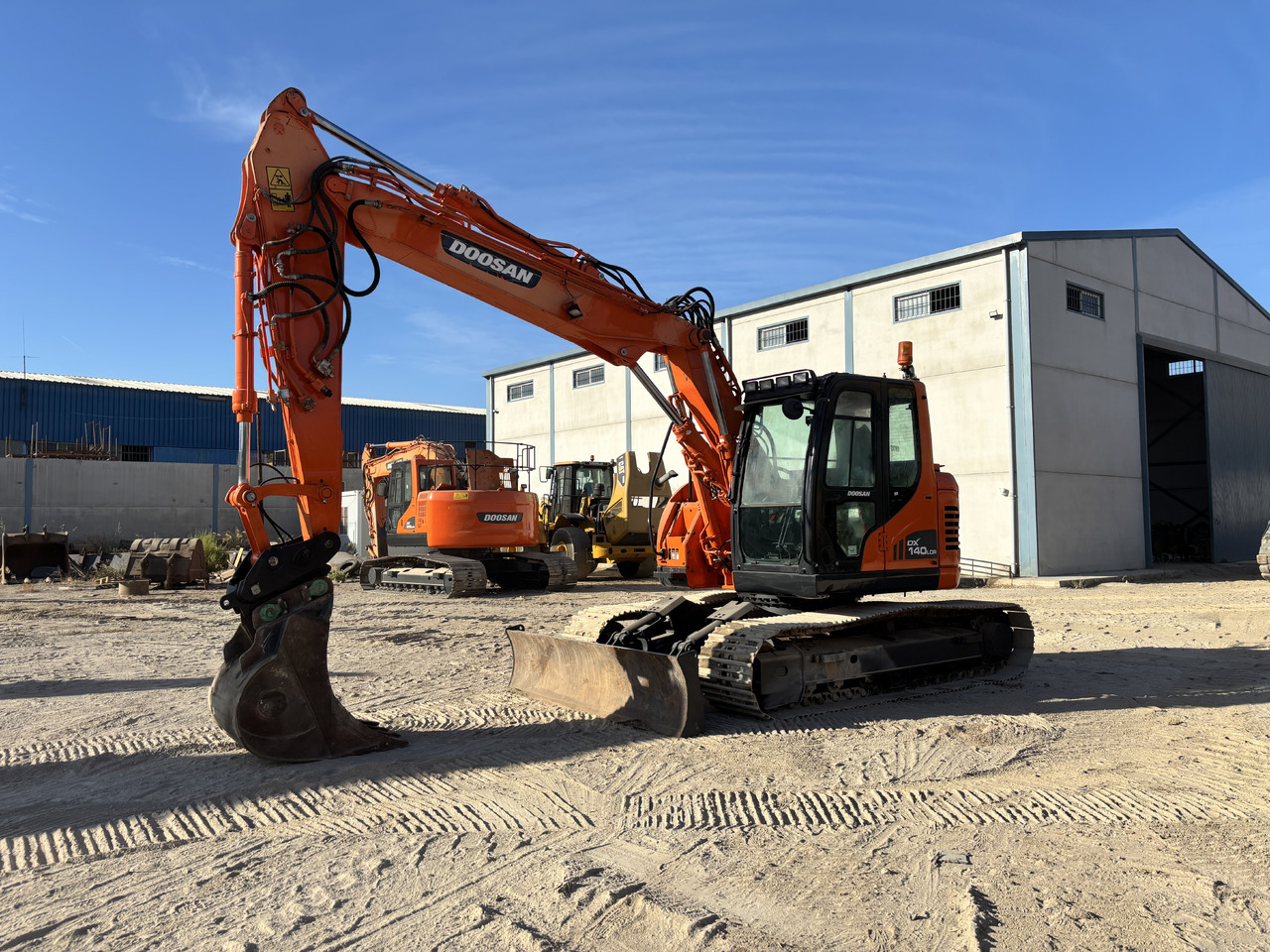 DOOSAN DX140-3 - Верижен багер: снимка 1 DOOSAN DX140-3 - Верижен багер: снимка 1
