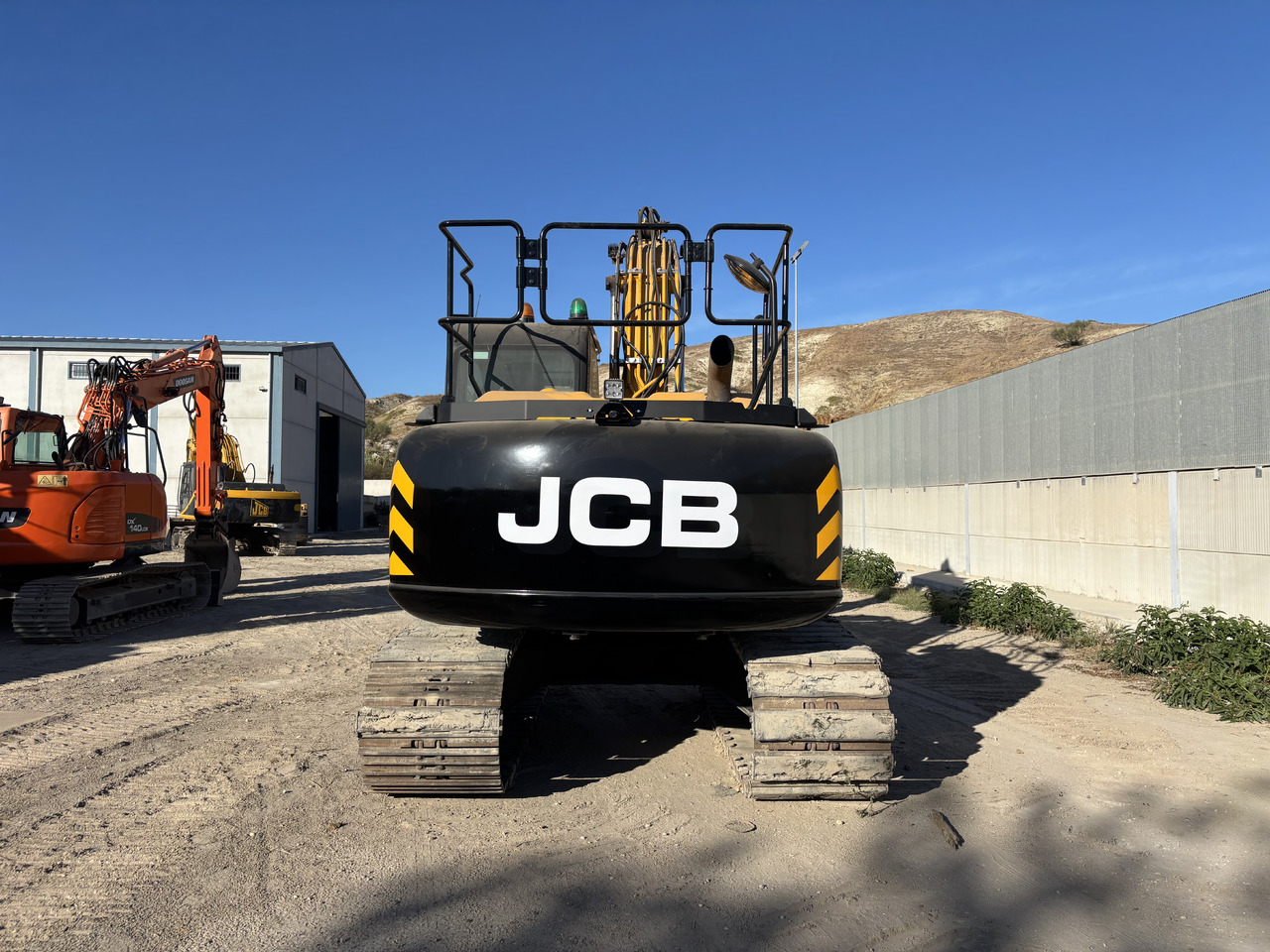 JCB JS131LC - Верижен багер: снимка 4 JCB JS131LC - Верижен багер: снимка 4