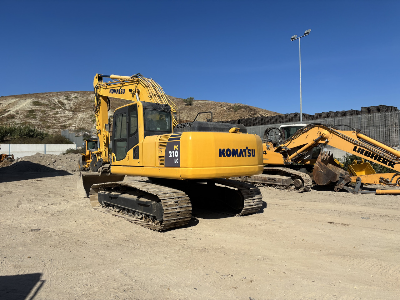 KOMATSU PC210-8 - Верижен багер: снимка 3 KOMATSU PC210-8 - Верижен багер: снимка 3