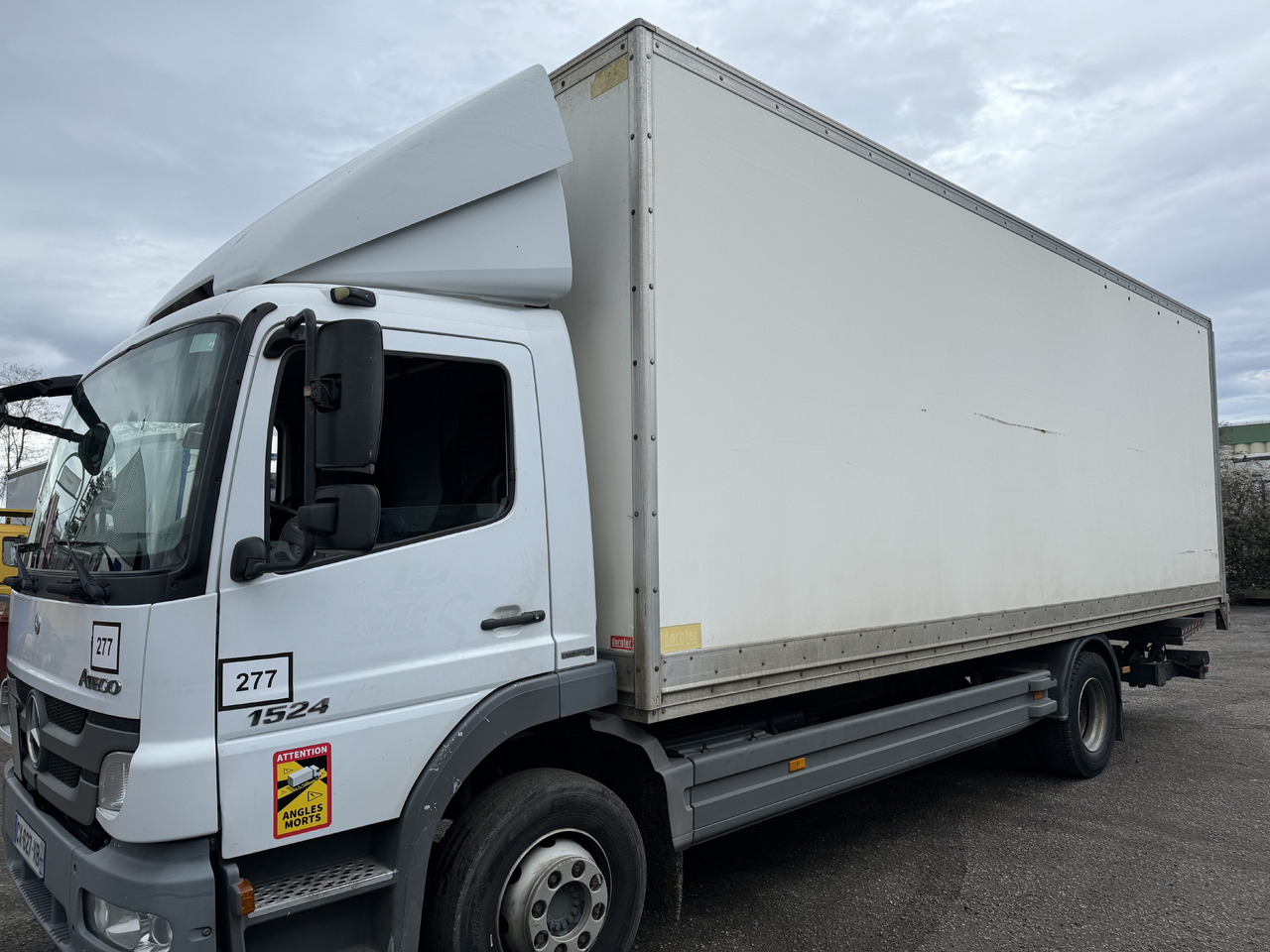 MERCEDES-BENZ ATEGO 1524 - Камион фургон: снимка 1 MERCEDES-BENZ ATEGO 1524 - Камион фургон: снимка 1