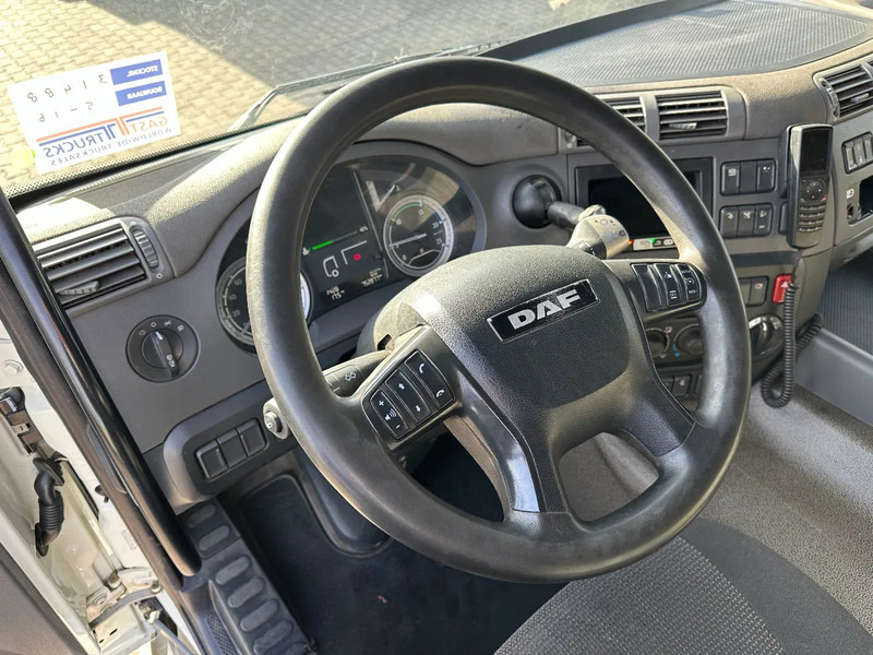 Камион с брезент DAF CF 330 6X2*4 Schuifzeil / Laadklep / Kooiaap 05-2026 Apk!: снимка 15