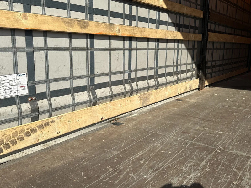 Брезентово полуремарке Krone SD Schuifzeil -Dak / SAF-Disc / Huckepack: снимка 16 Брезентово полуремарке Krone SD Schuifzeil -Dak / SAF-Disc / Huckepack: снимка 16