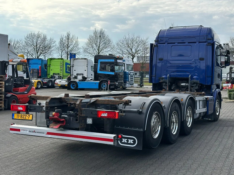 Scania R520 V8 8x4*4 Bdf / Retarder / 2 Tank / Full Air / Euro 6 - Контейнеровоз/ Сменна каросерия камион: снимка 5 Scania R520 V8 8x4*4 Bdf / Retarder / 2 Tank / Full Air / Euro 6 - Контейнеровоз/ Сменна каросерия камион: снимка 5
